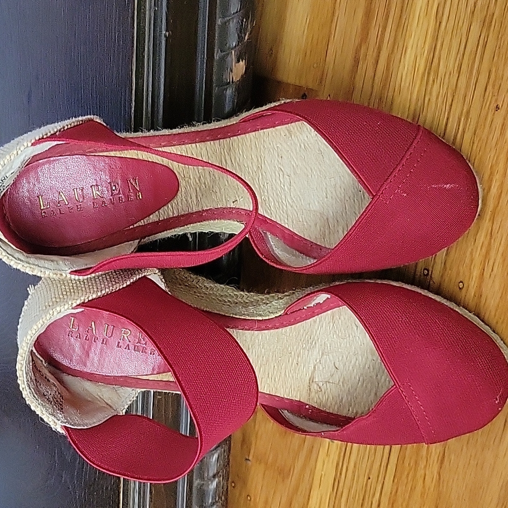 Red close toe fabric wedges 6 Lauren
